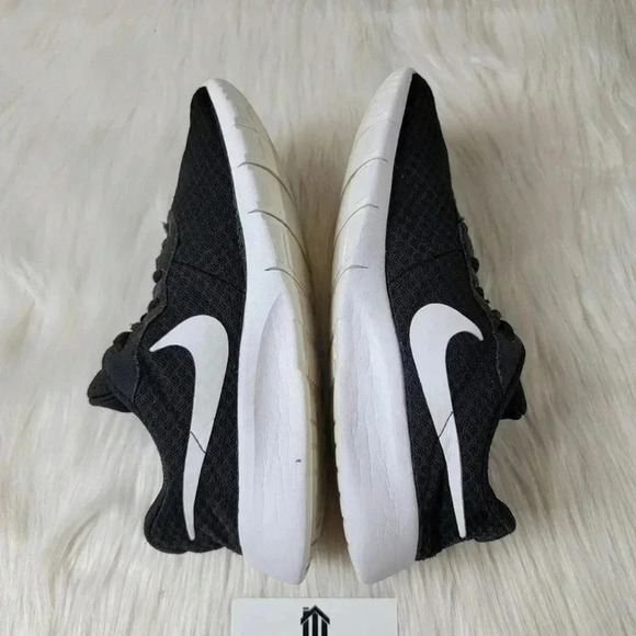 Nike Tanjun Black Lace Up Athletic Running Shoes - Picture 9 of 11